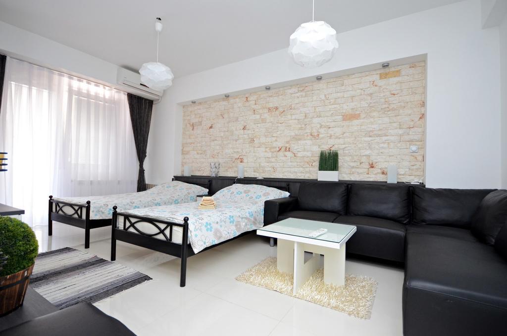 Aries Apartments บิโตลา ภายนอก รูปภาพ