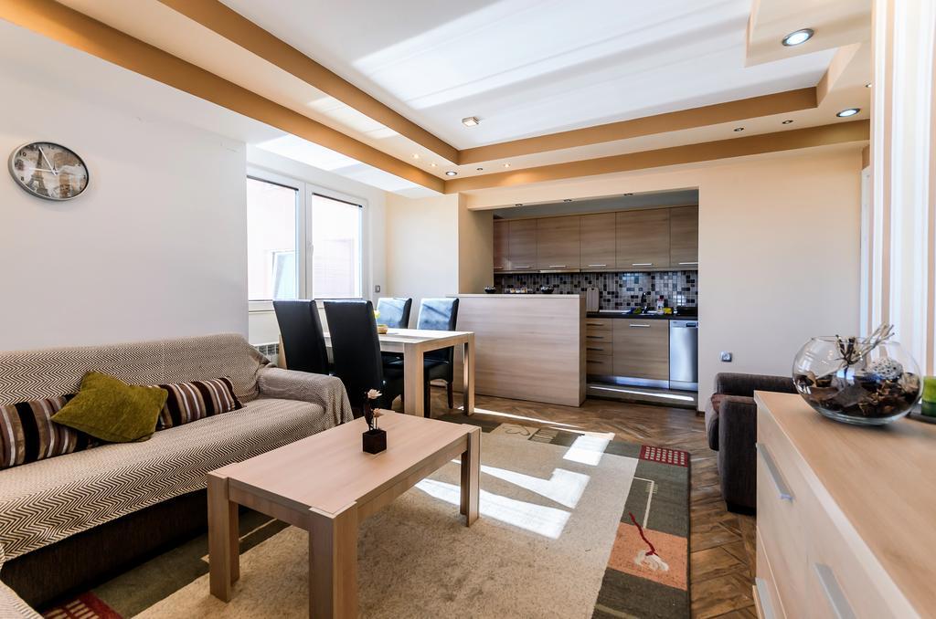 Aries Apartments บิโตลา ภายนอก รูปภาพ