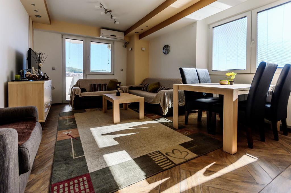 Aries Apartments บิโตลา ภายนอก รูปภาพ